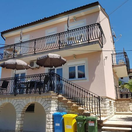 Apartment Mit Balkon Пореч Екстериор снимка