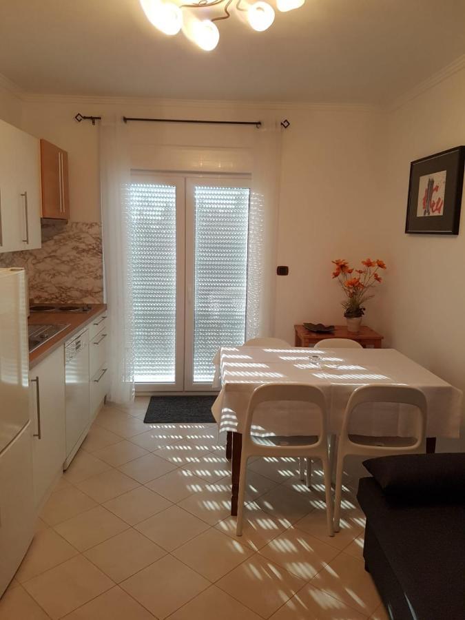 Apartment Mit Balkon Пореч Екстериор снимка