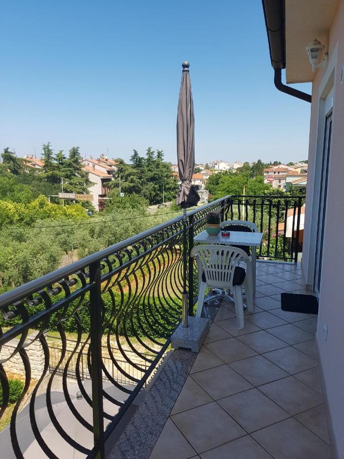 Apartment Mit Balkon Пореч Екстериор снимка